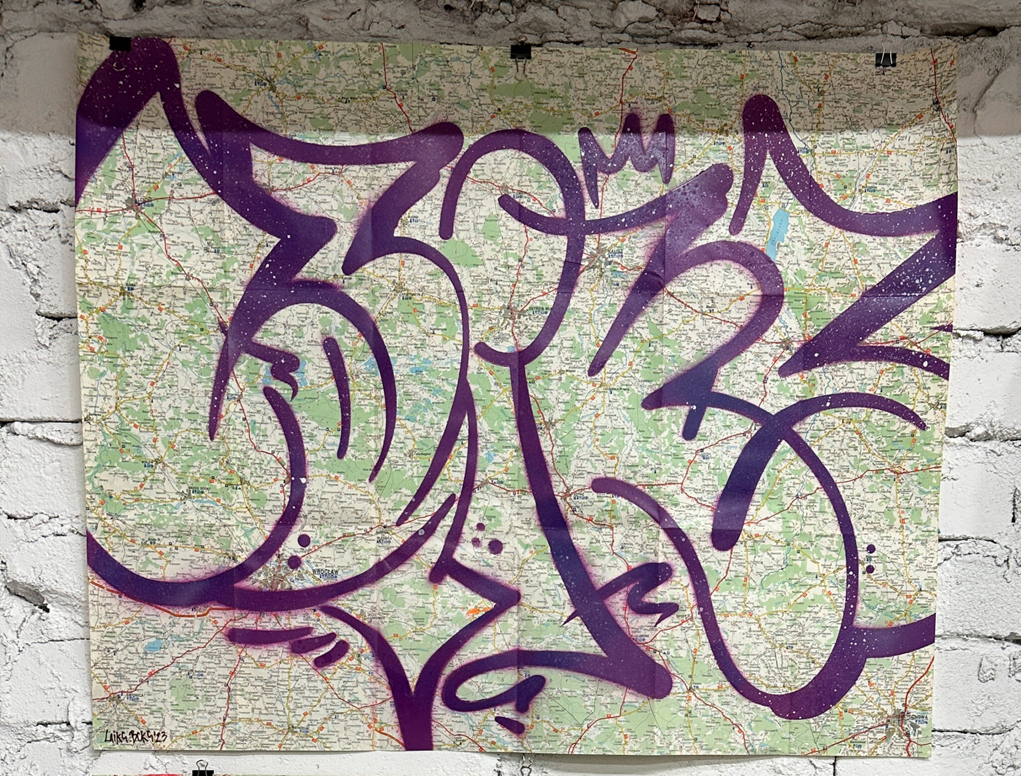 Obraz:Trowup z wystawy "Flashbacks" - Magiel 2023 1 Obraz:Trowup z wystawy "Flashbacks" - Magiel 2023